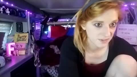 Snapshot of lesleygumgrass chatting on March 12, 2025, 9:24 pm LesleyGumGrass- The Boring Trans girl online show from March 12, 2025, 9:24 pm