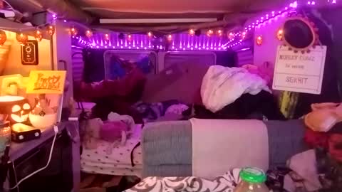 Snapshot of lesleygumgrass chatting on September 18, 2025, 3:52 am LesleyGumGrass- The Boring Trans girl online show from September 18, 2025, 3:52 am