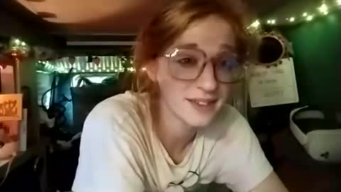 Snapshot of lesleygumgrass chatting on November 14, 2025, 8:29 pm LesleyGumGrass- The Boring Trans girl online show from November 14, 2025, 8:29 pm