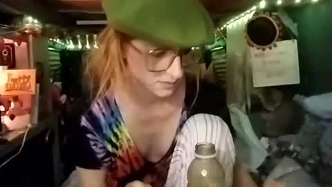 Snapshot of lesleygumgrass chatting on November 17, 2025, 11:54 pm LesleyGumGrass- The Boring Trans girl online show from November 17, 2025, 11:54 pm