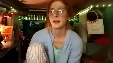 Snapshot of lesleygumgrass chatting on November 21, 2025, 1:21 pm LesleyGumGrass- The Boring Trans girl online show from November 21, 2025, 1:21 pm