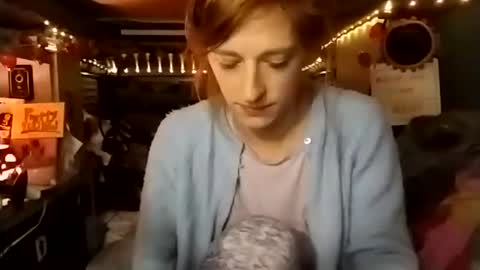 Snapshot of lesleygumgrass chatting on December 1, 2025, 10:42 am LesleyGumGrass- The Boring Trans girl online show from December 1, 2025, 10:42 am