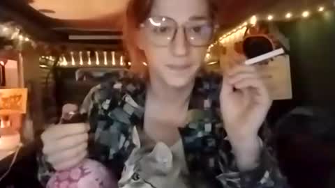 Snapshot of lesleygumgrass chatting on December 19, 2025, 1:07 pm LesleyGumGrass- The Boring Trans girl online show from December 19, 2025, 1:07 pm