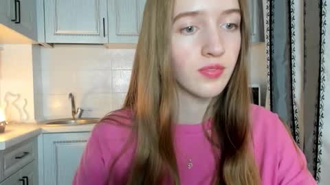  LESLIE   online show from November 26, 2025, 4:19 pm