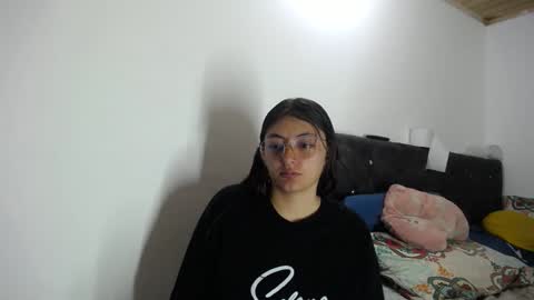 lessliee online show from December 5, 2024, 11:05 am