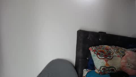 lessliee online show from December 5, 2024, 2:55 pm