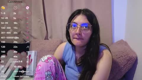 Snapshot of lessliee chatting on May 4, 2026, 6:53 am lessliee online show from May 4, 2026, 6:53 am