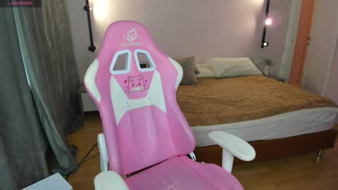 Lesya  online show from November 9, 2025, 9:18 am