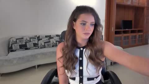 lesya krutalevich online show from December 5, 2025, 2:42 am