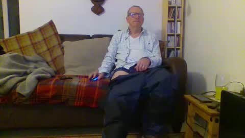Snapshot of letmestrip chatting on February 5, 2025, 12:10 am paul online show from February 5, 2025, 12:10 am