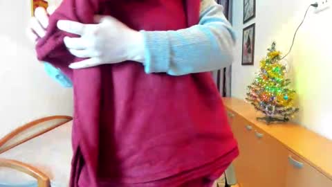 Naomi online show from December 19, 2025, 8:10 am