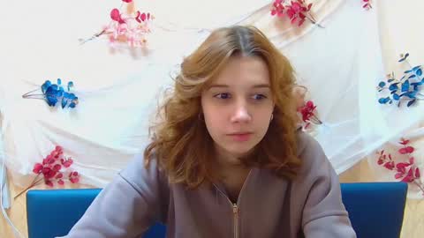 letty_curly online show from December 18, 2024, 3:33 pm