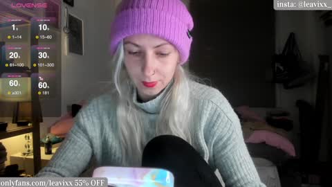 LeaVixx online show from January 13, 2025, 6:05 pm