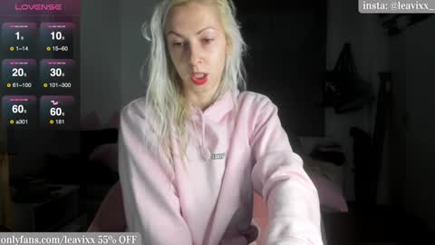 LeaVixx online show from January 15, 2025, 4:43 pm