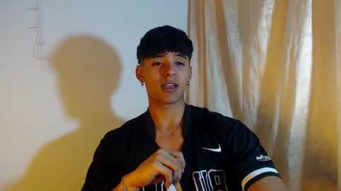 Snapshot of lewis_ly chatting on January 15, 2026, 9:18 pm i am lewis ly EDUARDO MEMDOZA15 online show from January 15, 2026, 9:18 pm