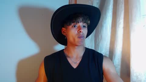 Snapshot of lewis_ly chatting on February 6, 2026, 5:49 pm i am lewis ly EDUARDO MEMDOZA15 online show from February 6, 2026, 5:49 pm