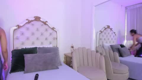    online show from September 30, 2025, 12:10 pm