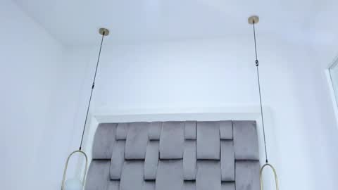    online show from October 16, 2025, 11:39 pm