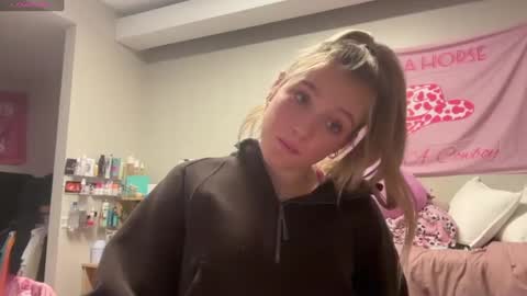 lexisRose online show from March 1, 2025, 4:37 am