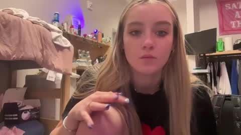 lexisRose online show from March 5, 2025, 4:02 am