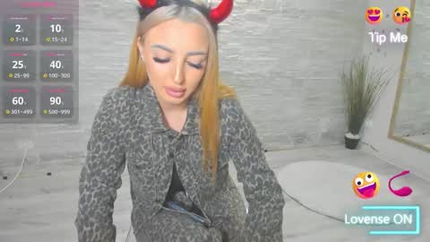 Snapshot of lexi_blazee chatting on October 8, 2025, 5:05 am Lexi online show from October 8, 2025, 5:05 am