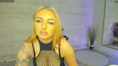 Snapshot of lexi_blazee chatting on October 22, 2025, 5:30 am Lexi online show from October 22, 2025, 5:30 am
