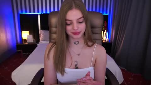 lexi_si online show from February 27, 2025, 7:44 am