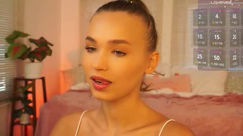 Lexi  online show from September 26, 2025, 5:22 am