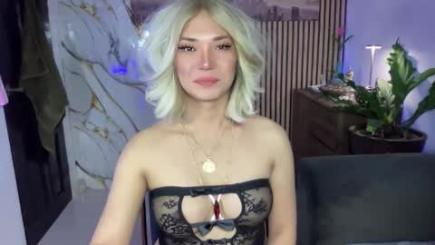 Snapshot of lexiesmith_ chatting on October 23, 2025, 12:43 am lexiesmith_ online show from October 23, 2025, 12:43 am