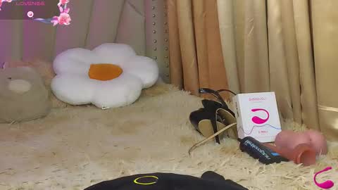 Naturaly Born Goddess  Ms. kendall  online show from December 19, 2025, 1:34 am