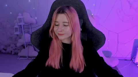 Snapshot of lexiwenford chatting on January 13, 2025, 9:19 am Lexi Wenford NO NUDE GODDESS online show from January 13, 2025, 9:19 am