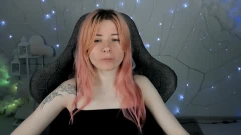 Snapshot of lexiwenford chatting on January 20, 2025, 2:43 am Lexi Wenford NO NUDE GODDESS online show from January 20, 2025, 2:43 am