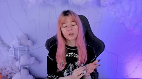 Snapshot of lexiwenford chatting on February 7, 2025, 2:40 am Lexi Wenford NO NUDE GODDESS online show from February 7, 2025, 2:40 am