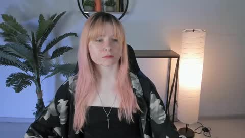 Snapshot of lexiwenford chatting on February 21, 2025, 3:12 am Lexi Wenford NO NUDE GODDESS online show from February 21, 2025, 3:12 am