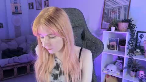 Snapshot of lexiwenford chatting on March 4, 2025, 8:46 am Lexi Wenford NO NUDE GODDESS online show from March 4, 2025, 8:46 am