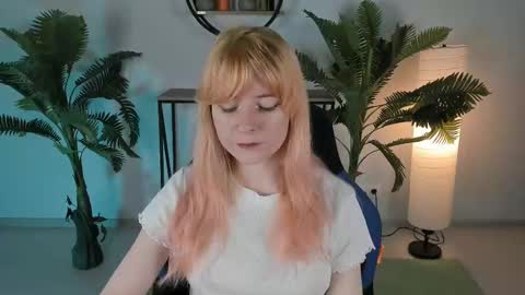 Snapshot of lexiwenford chatting on March 11, 2025, 5:49 am Lexi Wenford NO NUDE GODDESS online show from March 11, 2025, 5:49 am