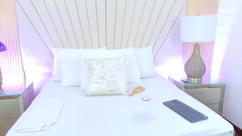 lexxi_gb online show from November 6, 2025, 4:57 am