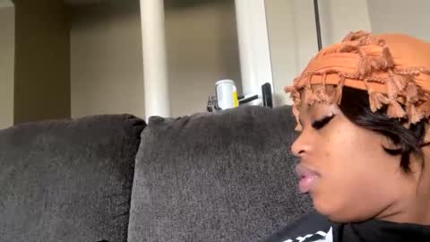 lexxiibo online show from February 7, 2025, 4:14 pm