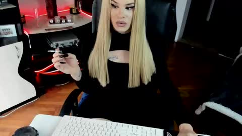 eva lexy you may call me Miss online show from November 14, 2025, 11:31 am