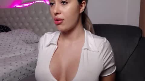 Lexxyselena online show from September 15, 2025, 9:26 pm