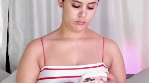 Snapshot of lexy_from_heaven chatting on January 19, 2025, 12:39 pm From Heaven My Lovely Baby online show from January 19, 2025, 12:39 pm