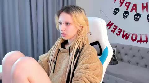 Lexy online show from October 27, 2025, 11:25 am