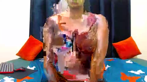 Silindile Caroline Madlala online show from March 4, 2025, 9:43 pm