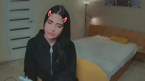 lexyswett online show from January 22, 2025, 5:06 pm