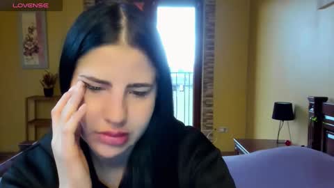 lexyswett online show from October 28, 2025, 7:45 am