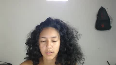 lolita online show from February 5, 2025, 4:03 pm