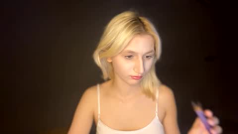 Leya online show from November 26, 2025, 5:58 pm