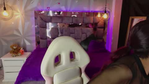 Leyla online show from February 18, 2026, 1:34 am