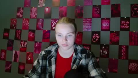 Leyla online show from September 23, 2025, 6:27 am