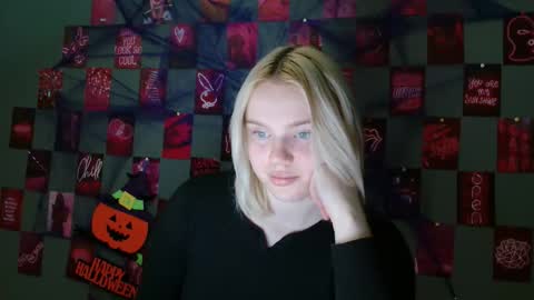 Leyla online show from October 3, 2025, 6:10 am